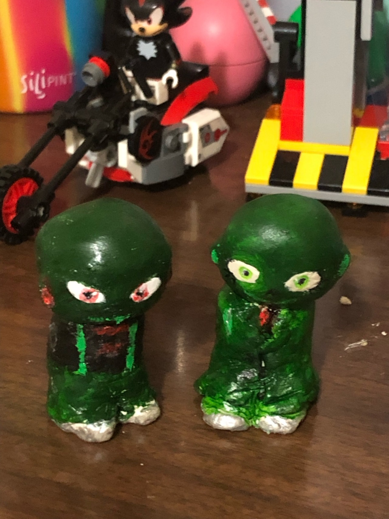 clay figurines of homestuck caliborn and calliope